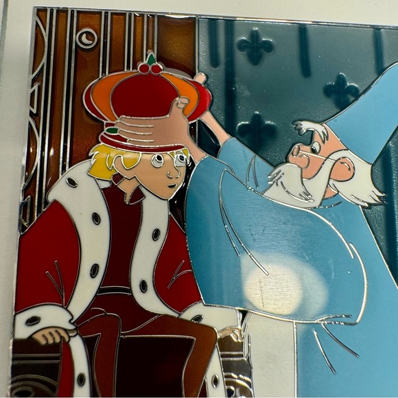 NWT. Disney Pin - sword in the stone pin with Arthur and Merlin. - Picture 3 of 8